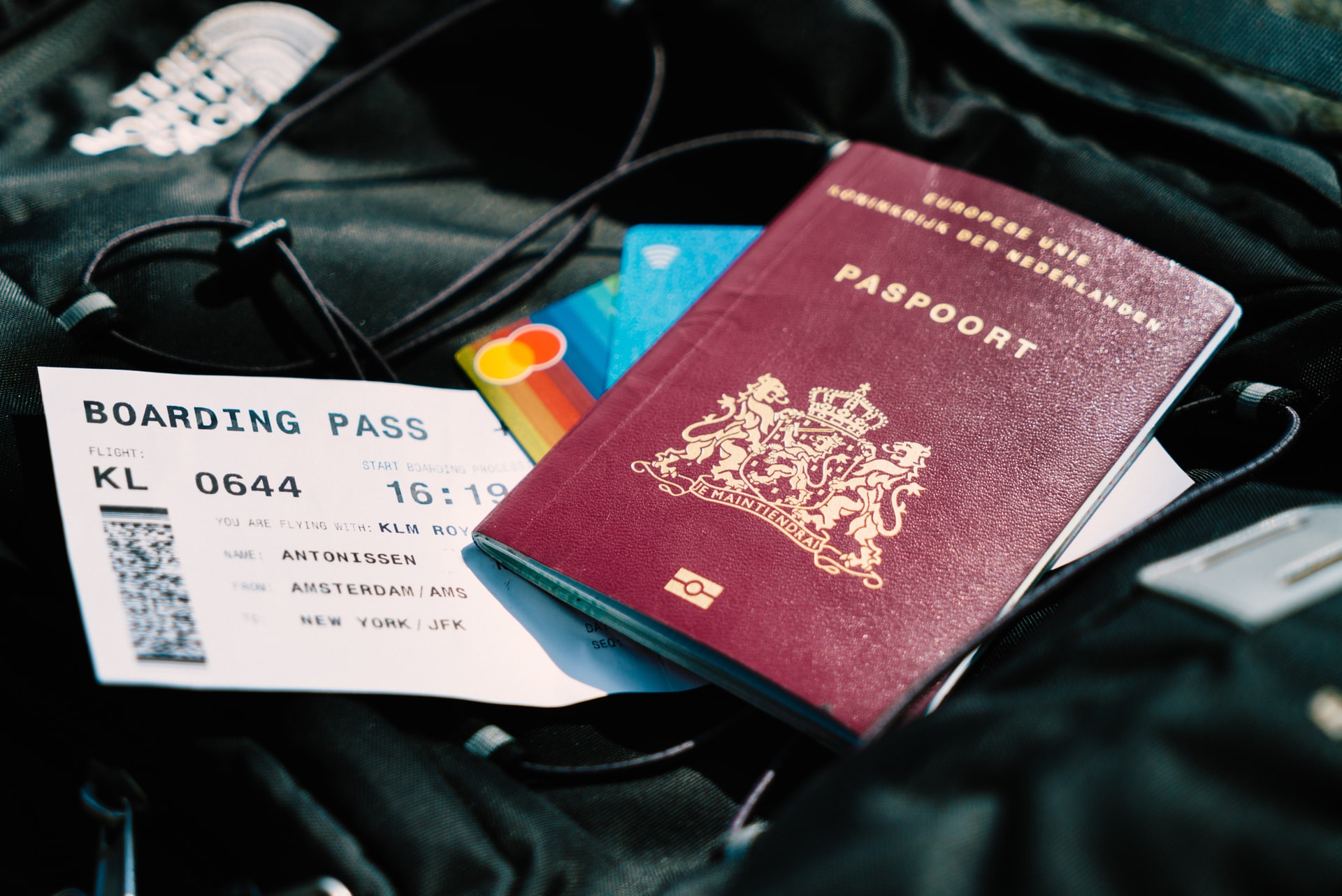 パスポートと航空券