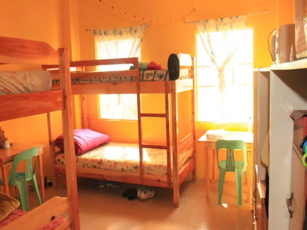 内部寮:4人部屋 | HELP Baguio ロンロン