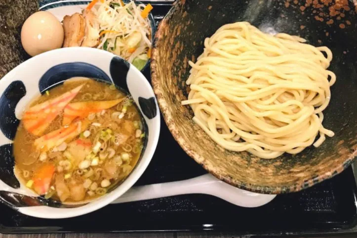 三ツ矢堂製麺の定番メニュー「マル得つけ麺」
