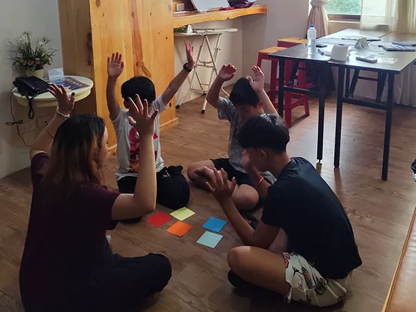 グループワーク | CES シーイーエス ジュニアキャンプ