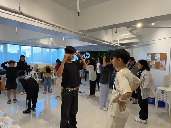 スピーチ練習 | CES シーイーエス ジュニアキャンプ