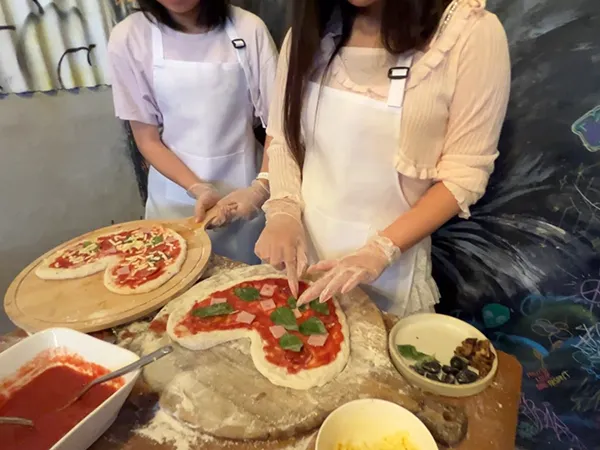 ピザ作り | CES シーイーエス ジュニアキャンプ