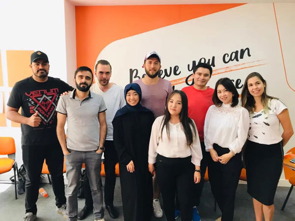 HOWDY｜ハウディ