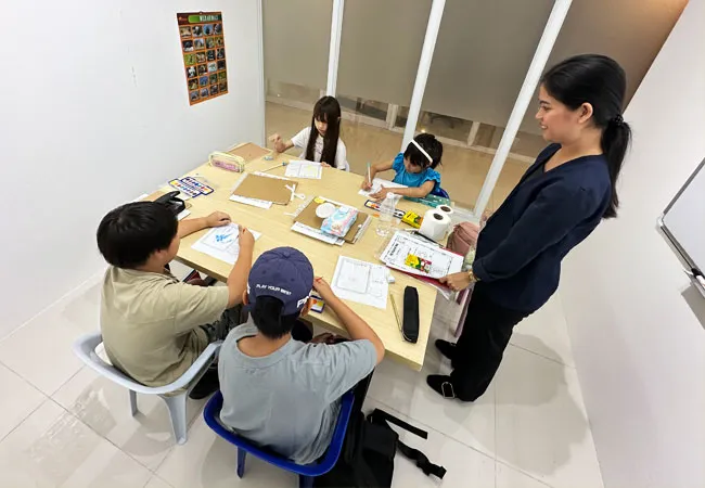 親子留学(グループクラス) | CES シーイーエス