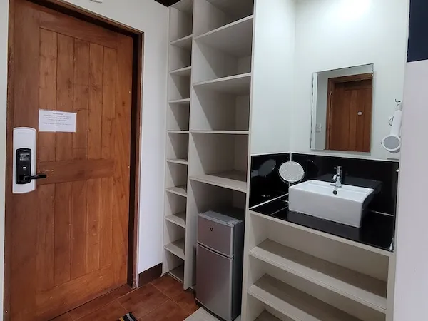 内部寮:玄関 | BECI ベシスパルタキャンパス