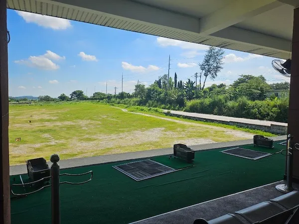 ゴルフプログラムの提供あり | Clark Talk トーク