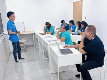 質の高い教育を保証 | Clark Talk トーク