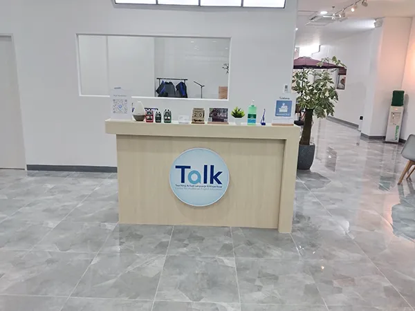 受付 | Clark Talk トーク