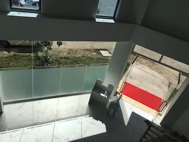 エントランス | E-Room  イールーム