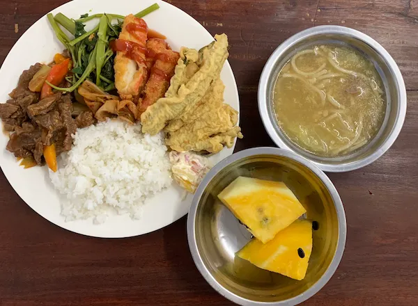 ビュッフェメニュー | E-Room イールーム