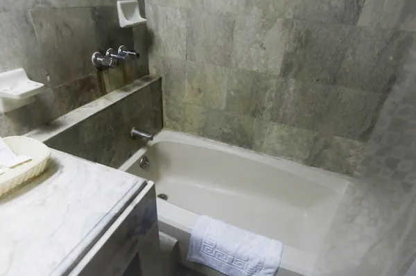 プレミアムセンター寮:バスタブ | E-Room プレミアムセンター