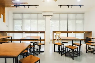 カフェテリア | E-Room  プレミアムセンター