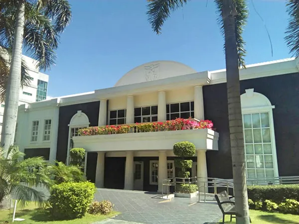 抜群の留学環境 | Enderun(エンデラン)