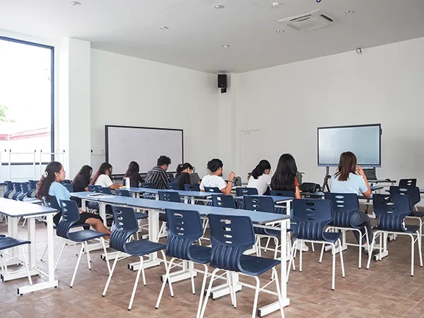 レベルの高い講師陣 | EVアカデミー ラメール