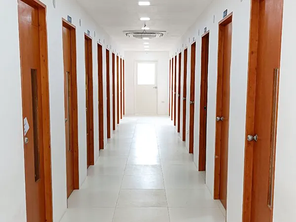 教室廊下 | EVアカデミー ラメール