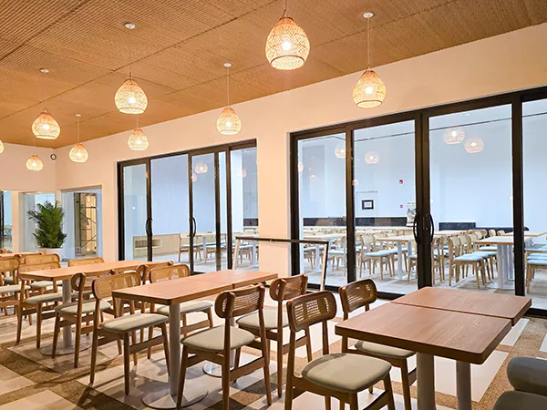 ダイニング | EVアカデミー ラメール