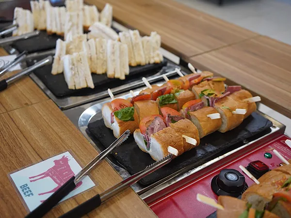 ビュッフェの様子 | GLC ジーエルシー