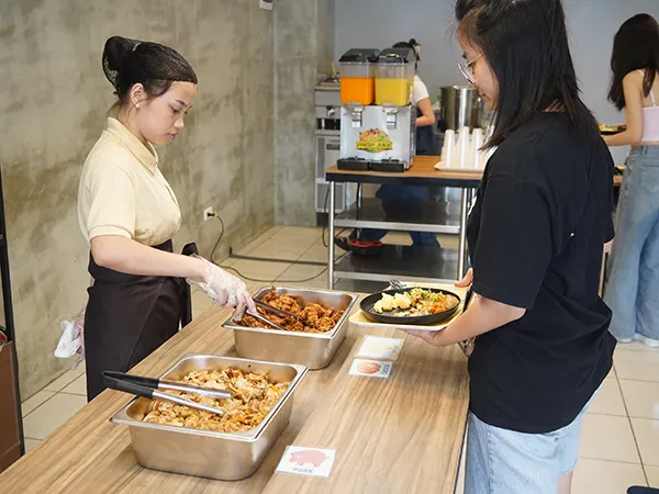 ビュッフェの様子 | GLC ジーエルシー