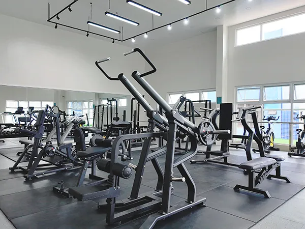 スポーツジム | Pines パインス