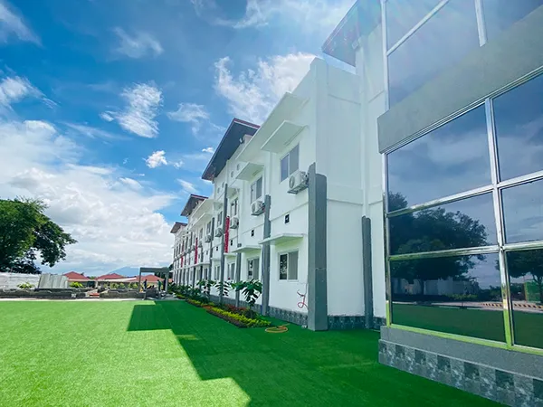 学校外観 | SMEAG ターラック