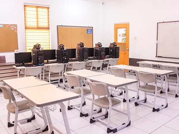 パソコン室 | SMEAG ターラック