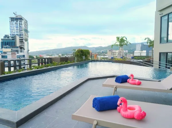 lyf Cebu City(屋上プール) | ユニバースイングリッシュ